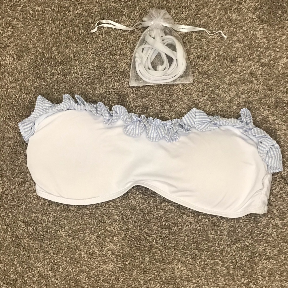 Swimwear bikini top